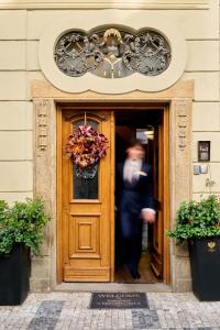 Exteriér nebo vchod ubytování Hotel Residence U Černého Orla + 55 fotografií