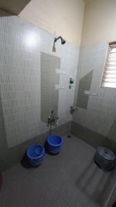 Ένα μπάνιο στο The Nest - Garwa