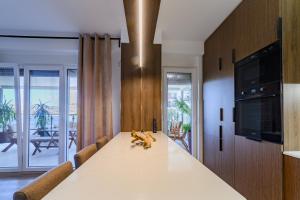 TV a/nebo společenská místnost v ubytování Sandev Apartments Mocha