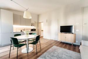 Kuchyň nebo kuchyňský kout v ubytování Loft Monti by Quokka 360 - A 10 min walk from the Como's centre