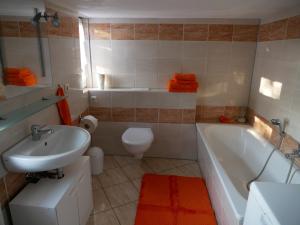 Ένα μπάνιο στο Gästewohnung Grüne Aue