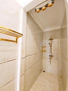 Koupelna v ubytování Biệt thự villa căn hộ homestay nguyên căn Lâu Đài Nhỏ Đà Lạt giá rẻ- 249m2 + 54 fotografií