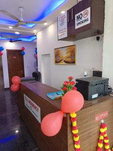 Vstupní hala nebo recepce v ubytování Stay Residency - Green Park Metro Gate 1