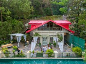 Hồ bơi trong/gần ama stays & Trails - 7 Pines, Kasauli
