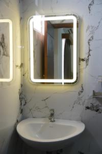 Ένα μπάνιο στο KK Service +46 φωτογραφίες