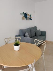 Gallery image of Apartamentos Rayma I-II-III in Cala Blanca +22 photos