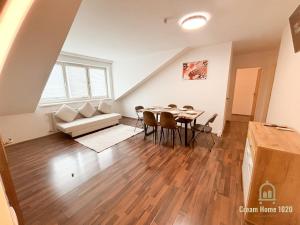 Χώρος καθιστικού στο Cream Home