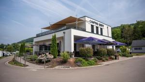 Το κτήριο όπου στεγάζεται  η παραθεριστική κατοικία