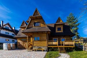 Budova, kde se chata nachází