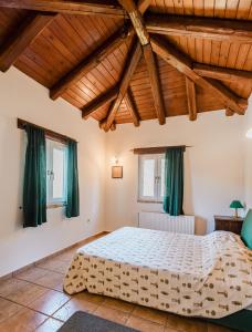 Ένα ή περισσότερα κρεβάτια σε δωμάτιο στο 4 εποχές