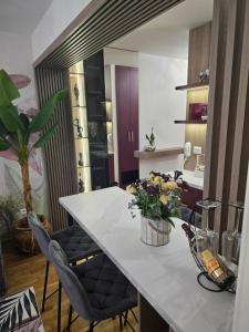 Kuchyň nebo kuchyňský kout v ubytování AKI lux apartman