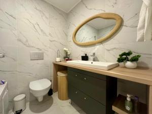 Ένα μπάνιο στο Orion Studio #cosmopolis