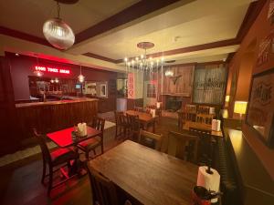 Lounge nebo bar v ubytování The Evenlode Rooms at Firehouse Oxford + 11 fotografií