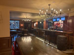 Lounge nebo bar v ubytování The Evenlode Rooms at Firehouse Oxford