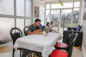 Restaurace v ubytování FabHotel Eleanora - New Town