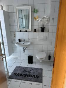 Ένα μπάνιο στο Penthous WaldOase am Naturschutzgebiet