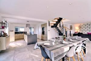 Χώρος καθιστικού στο La rosalie