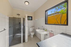 Koupelna v ubytování Villa Seaside Boca Sami + 33 fotografií