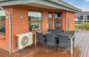 Budova, kde se prázdninový dům nachází + 10 fotografií