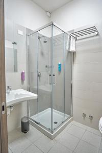 Un baño de Lucca Hostel & Rooms San Frediano