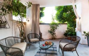 Et opholdsområde på Lovely Apartment In Bale With Wifi