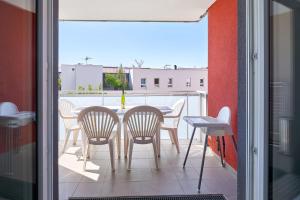 Balkón nebo terasa v ubytování Dans les étoiles - 2 bedroom with free parking near to the city center