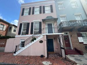 Το κτήριο όπου στεγάζεται  η παραθεριστική κατοικία