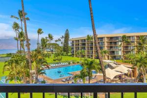 Πισίνα στο ή κοντά στο Maui Sunset B319: Ocean view 2BR condo in North Kihei, perfect for families.