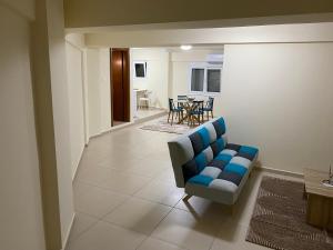 Χώρος καθιστικού στο Kithra