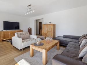 Posezení v ubytování Apartment Vermala Soleil B1 by Interhome