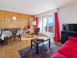 TV a/nebo společenská místnost v ubytování Apartment Armorial Est Apt- 72 by Interhome