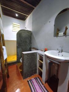 Ένα μπάνιο στο Studio Ilo Komba