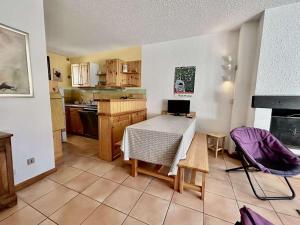 Kuchyň nebo kuchyňský kout v ubytování Appartement 3 pièces 7 pers avec parking à Monêtier-les-Bains - FR-1-330F-146