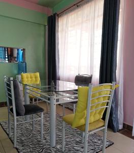 Μια τηλεόραση ή/και κέντρο ψυχαγωγίας στο Sereni Homestays