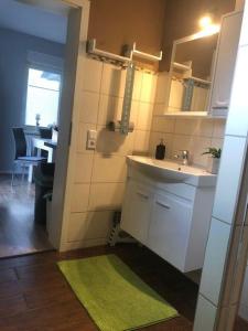 Koupelna v ubytování Modernes-Ferienhaus-im-Harz-Naehe-Wernigerode