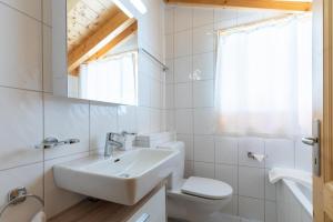 Phòng tắm tại Chalet Belle Roche +17 ảnh