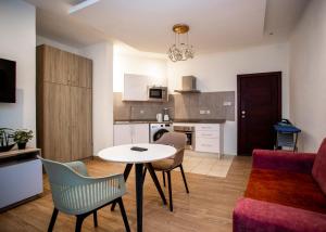 Photo de la galerie de l'établissement Legacy Square by QUAO REALTY, à East Legon 67 autres photos