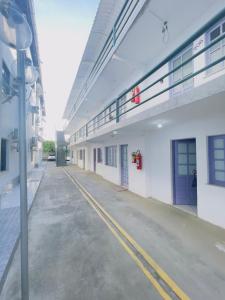 Το κτήριο όπου στεγάζεται  το διαμέρισμα