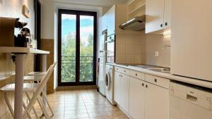 Η κουζίνα ή μικρή κουζίνα στο ApartHotel Riviera - Terrasse Felix Faure 2 - Massena