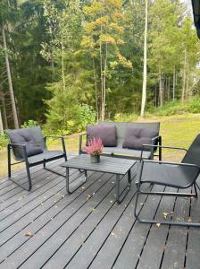 Κήπος έξω από το Brīvdienu māja Tumškalni