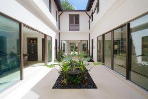 En have udenfor Sea Grove House villa