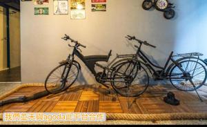 Jízda na kole v ubytování 新橙居-我們未與阿狗打訂房平台合作請勿在阿狗打訂房平台訂房 nebo okolí + 7 fotografií