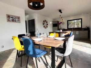 Fotografie z fotogalerie ubytování Maison neuve Jacuzzi et Piscine Haut de Gamme v destinaci Vallon-Pont-dʼArc