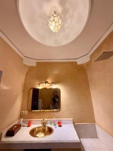 Koupelna v ubytování Riad Djemanna