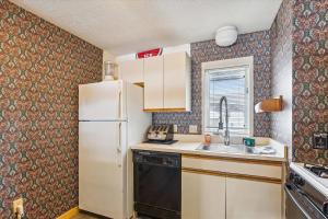 Kuchyň nebo kuchyňský kout v ubytování Village Green 10F + 20 fotografií