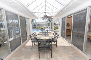 Αίθριο ή υπαίθριος χώρος στο Pet Friendly, Private Pool, Boating easy to get out to Charlotte Harbor, Close to activates and beach life