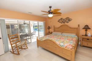 Ένα ή περισσότερα κρεβάτια σε δωμάτιο στο Pet Friendly, Private Pool, Boating easy to get out to Charlotte Harbor, Close to activates and beach life +30 φωτογραφίες