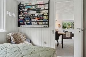 Knihovna v prázdninového domu