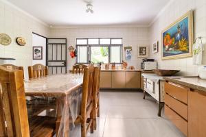 Kuchyň nebo kuchyňský kout v ubytování Chácara Privativa com Quadra de Beach Tennis