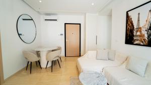 Χώρος καθιστικού στο New Central and luxury In Jardins de Carthage